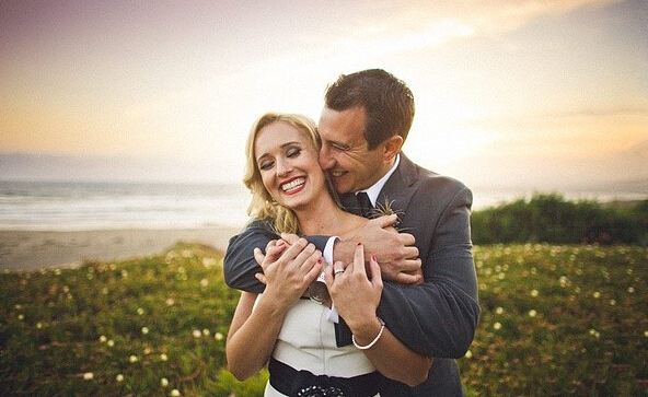 沟通中，太太最无法忍受先生忽略或逃避她的感受，期待更多倾听与分享;先生最怕太太情绪溃堤，期待更多温柔与正面肯定。有些夫妻感情变得冷淡，其原因正是在此。只要太太抱怨或谈感受，先生就想闪，不敢讲真正的感受，也不敢接对方的感受。